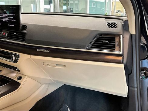 Used 2025 Audi Q5 2.0T Premium Plus w/ Premium Plus Package image 18