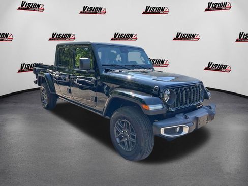 Used 2024 Jeep Gladiator Sport image 3