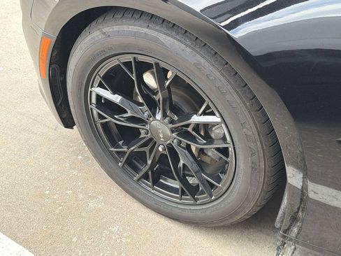 Used 2019 Chevrolet Camaro LT RWD image 4