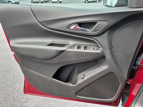 Certified 2024 Chevrolet Equinox LT FWD image 22