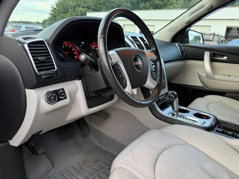 Used 2011 GMC Acadia SLT AWD/4WD image 17
