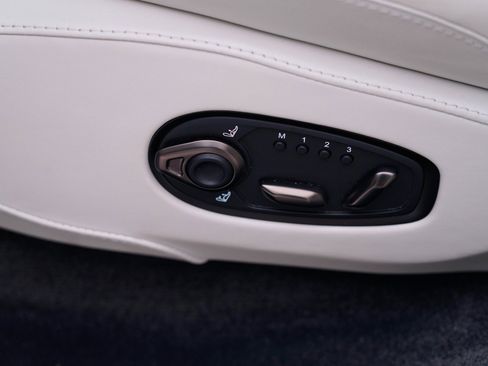 Used 2025 Aston Martin DBX 707 image 15