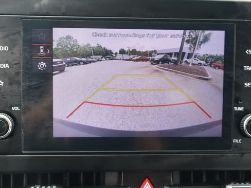 Used 2024 Kia Sportage LX FWD image 23