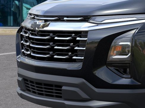 New 2026 Chevrolet Equinox LT w/ Convenience Package II FWD image 13