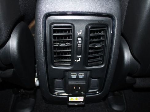 Used 2019 Jeep Grand Cherokee Limited AWD/4WD image 22