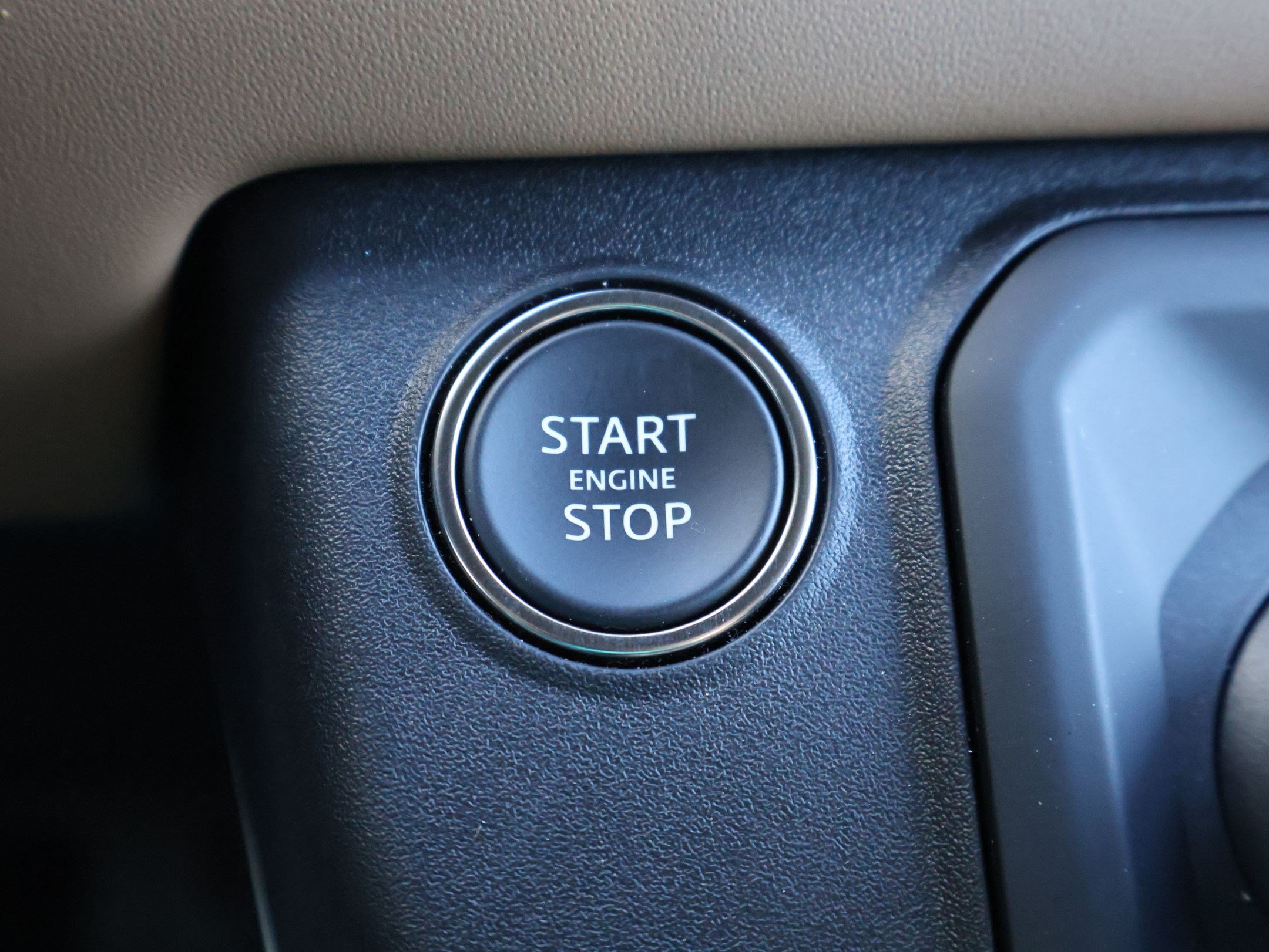 Used 2025 Land Rover Defender 90 S AWD/4WD image 23