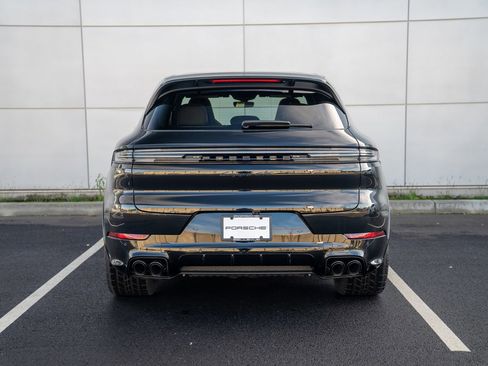 New 2026 Porsche Cayenne GTS image 7
