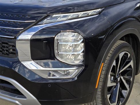 New 2025 Mitsubishi Outlander SEL image 6