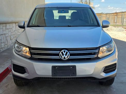 Used 2013 Volkswagen Tiguan S image 9