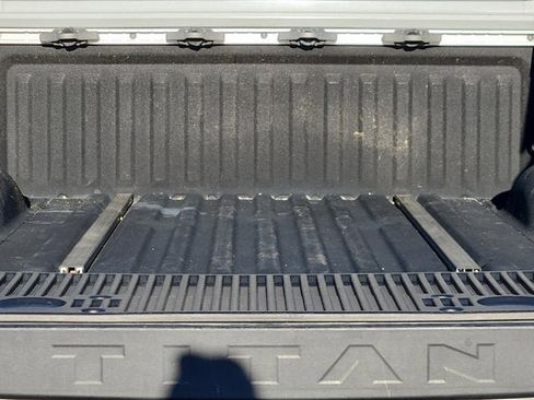 Used 2018 Nissan Titan PRO-4X w/ Pro-4x Convenience Package image 16