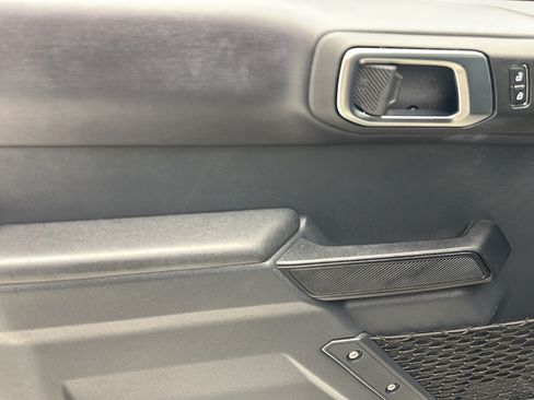 Used 2025 Ford Bronco Badlands AWD/4WD image 14
