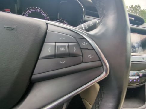 Used 2019 Cadillac XT5 Luxury AWD/4WD image 15