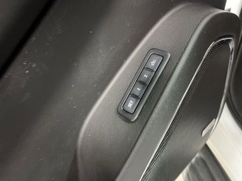 Used 2018 Chevrolet Tahoe LT image 24