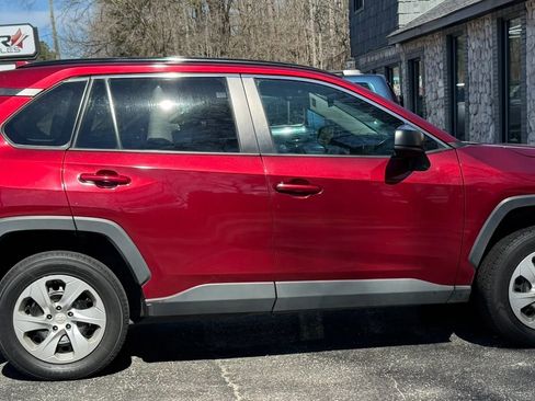 Used 2021 Toyota RAV4 XLE Premium AWD/4WD image 3