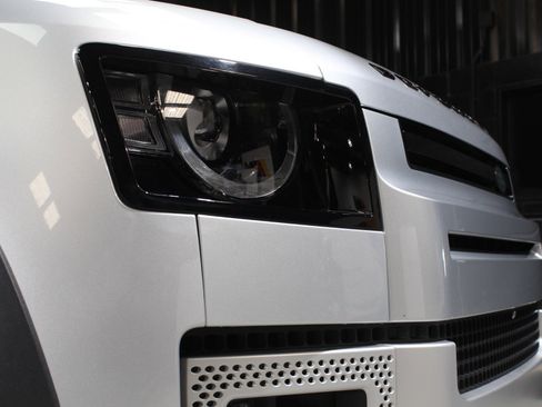 Used 2020 Land Rover Defender 110 First Edition AWD/4WD image 6