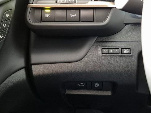 New 2026 Toyota Crown Platinum image 16