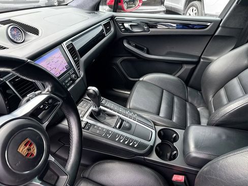 Used 2018 Porsche Macan Turbo w/ Premium Package Plus image 26