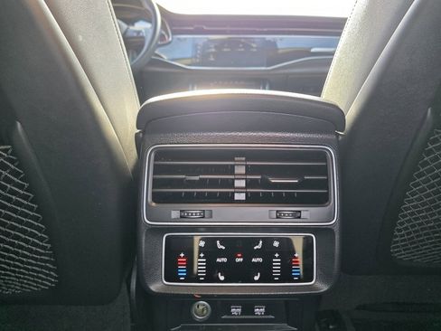 Used 2020 Audi Q8 Prestige image 28