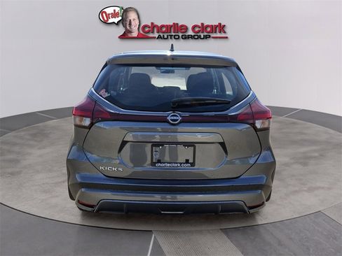 New 2025 Nissan Kicks Play S image 5