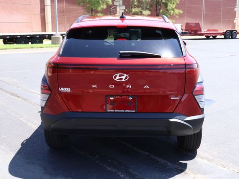 Used 2025 Hyundai Kona SEL AWD/4WD image 27