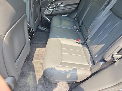 Certified 2025 Land Rover Range Rover SE AWD/4WD image 15