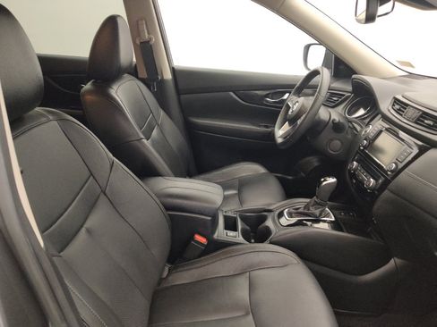 Used 2020 Nissan Rogue SL image 21