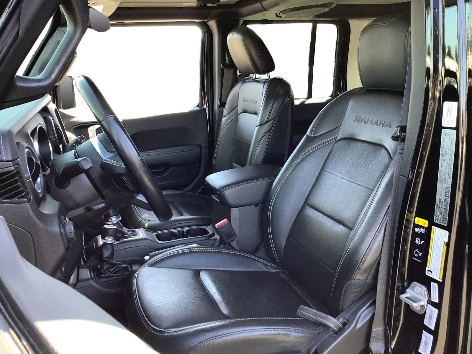 Used 2022 Jeep Wrangler Unlimited Sahara AWD/4WD image 9