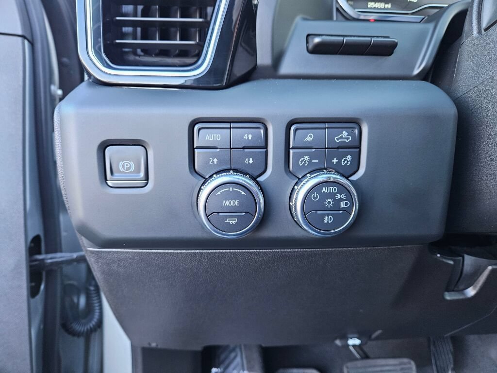 Used 2024 GMC Sierra 3500 Denali Ultimate AWD/4WD image 26