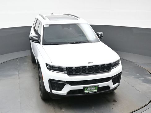New 2026 Jeep Grand Cherokee L Limited w/ Limited Altitude Package AWD/4WD image 29