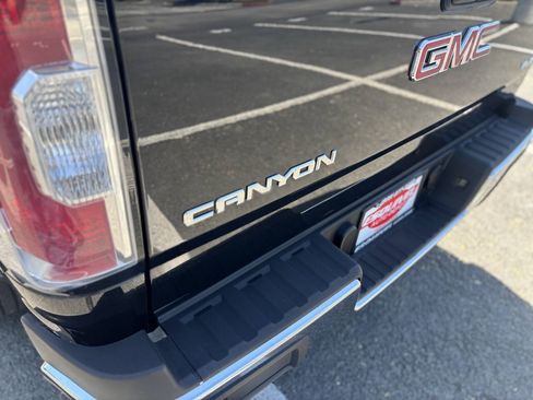Used 2017 GMC Canyon SLE w/ Nightfall Edition AWD/4WD image 9