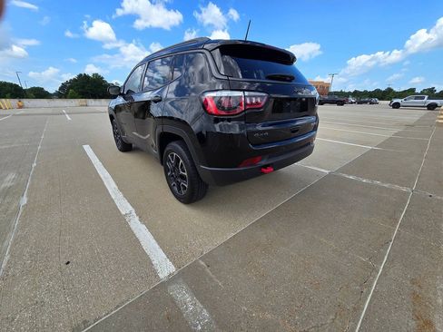 Used 2019 Jeep Compass Trailhawk w/ Cold Weather Group AWD/4WD image 6