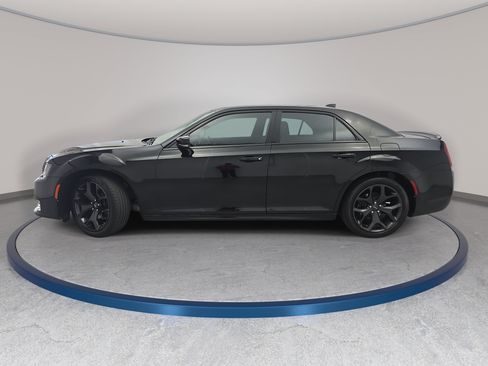 Used 2021 Chrysler 300 S w/ S Model Appearance Package RWD image 8