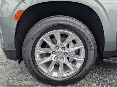 Used 2024 Chevrolet Suburban Premier image 6