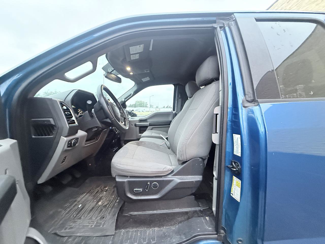 Used 2017 Ford F150 XLT w/ Equipment Group 302A Luxury AWD/4WD image 6