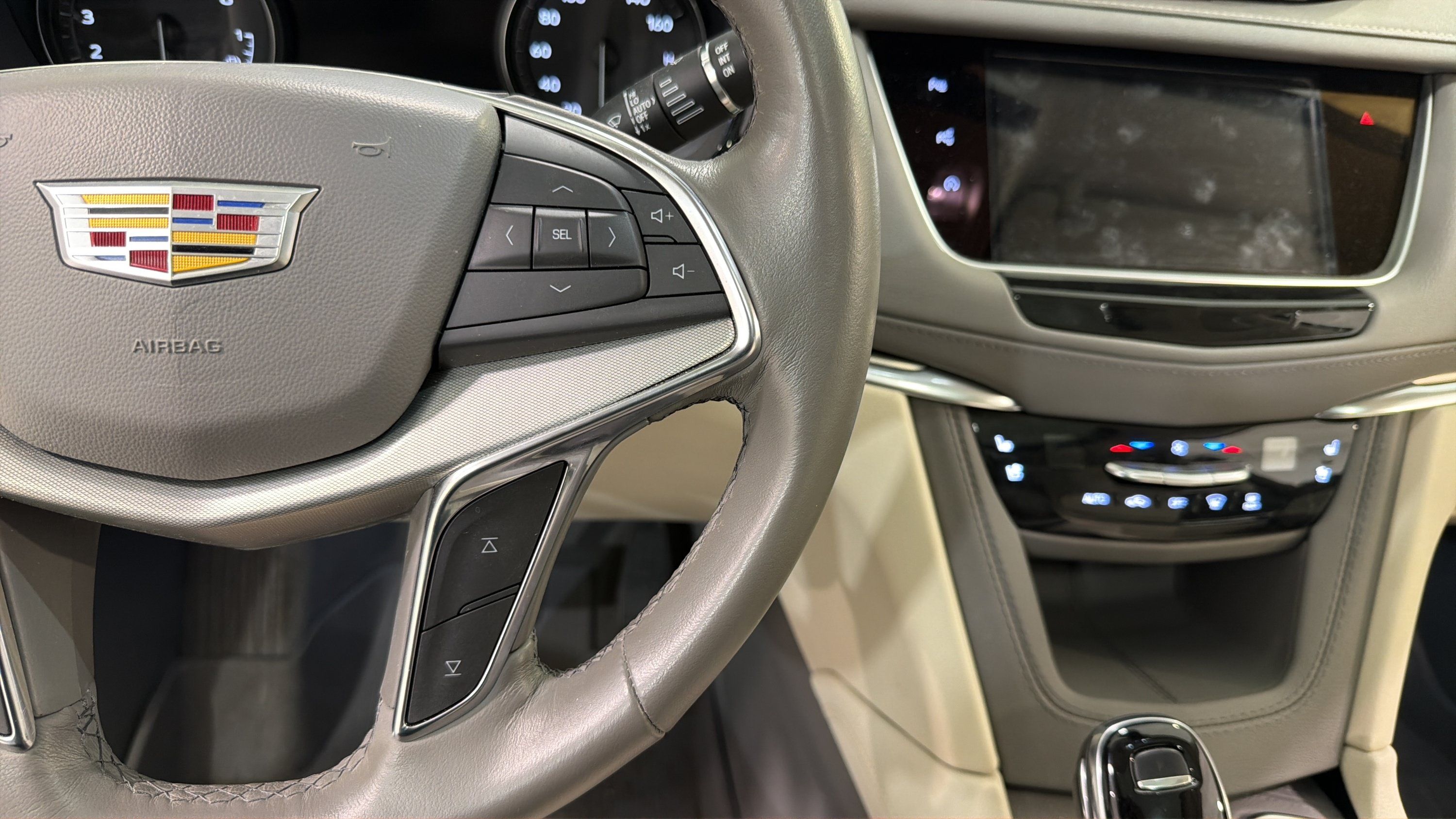 Used 2024 Cadillac XT5 Premium Luxury w/ Technology Package FWD image 14