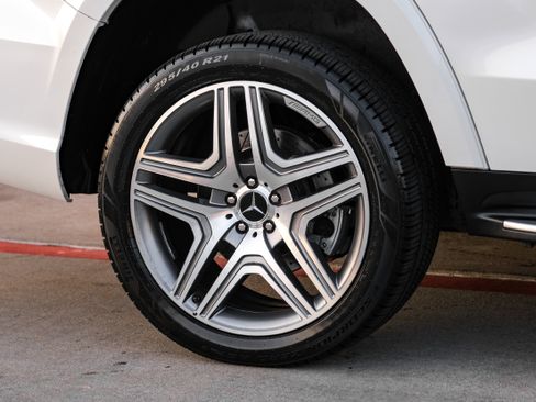 Used 2015 Mercedes-Benz GL 63 AMG 4MATIC w/ Accessory Chrome Package image 50