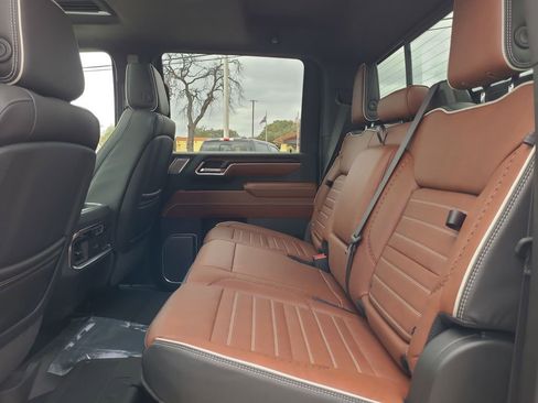 New 2026 GMC Sierra 2500 Denali Ultimate w/ LPO, Black Badging Package image 26