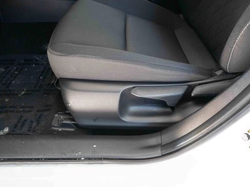 Used 2023 Toyota Corolla LE image 12