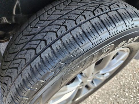 Used 2019 Jeep Cherokee Latitude Plus w/ Cold Weather Group image 23