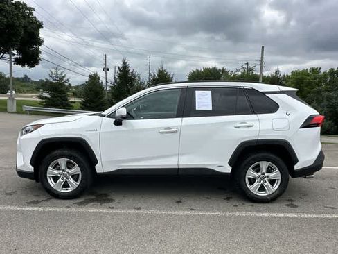 Used 2021 Toyota RAV4 XLE w/ Convenience Package AWD/4WD image 2