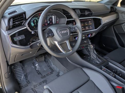 New 2025 Audi Q3 2.0T Premium image 8