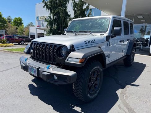 Used 2023 Jeep Wrangler Unlimited w/ Sun & Screen Package AWD/4WD image 3