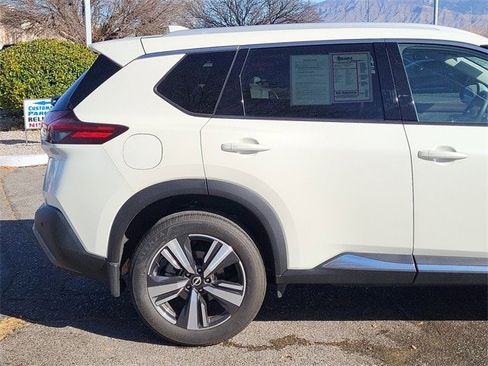 Used 2022 Nissan Rogue SL image 4