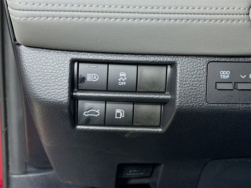 Used 2021 Toyota Avalon XLE image 10