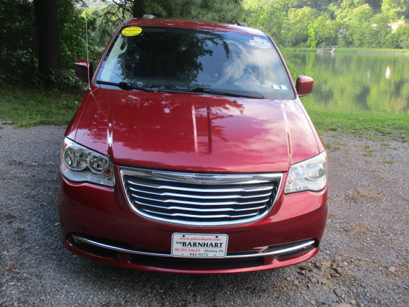 Used 2016 Chrysler Town & Country Touring w/ Driver Convenience Group FWD image 5