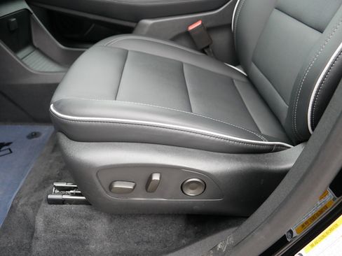 Used 2025 Buick Enclave Preferred image 20