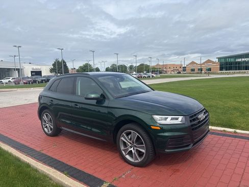 Used 2019 Audi Q5 2.0T Premium Plus w/ Premium Plus Package AWD/4WD image 2