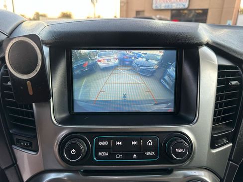Used 2019 Chevrolet Suburban LT RWD image 43