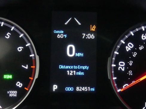 Used 2022 Toyota RAV4 XLE AWD/4WD image 33