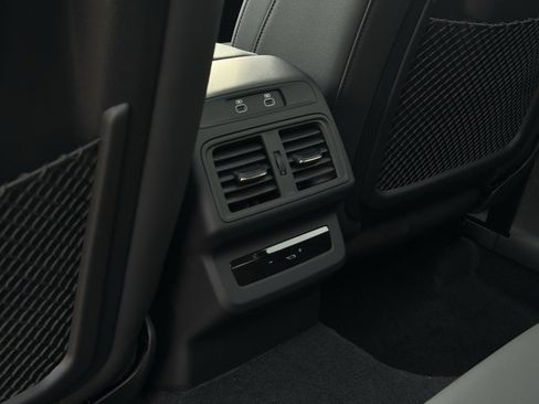 New 2025 Audi Q5 Premium image 28